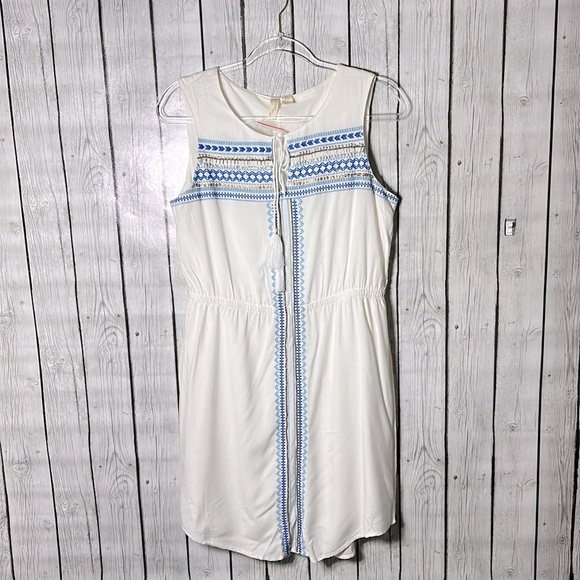 kenji Dresses & Skirts - Kenji cream Beaded-sequined-Embroidered Front Sleeveless Lined dress size 8